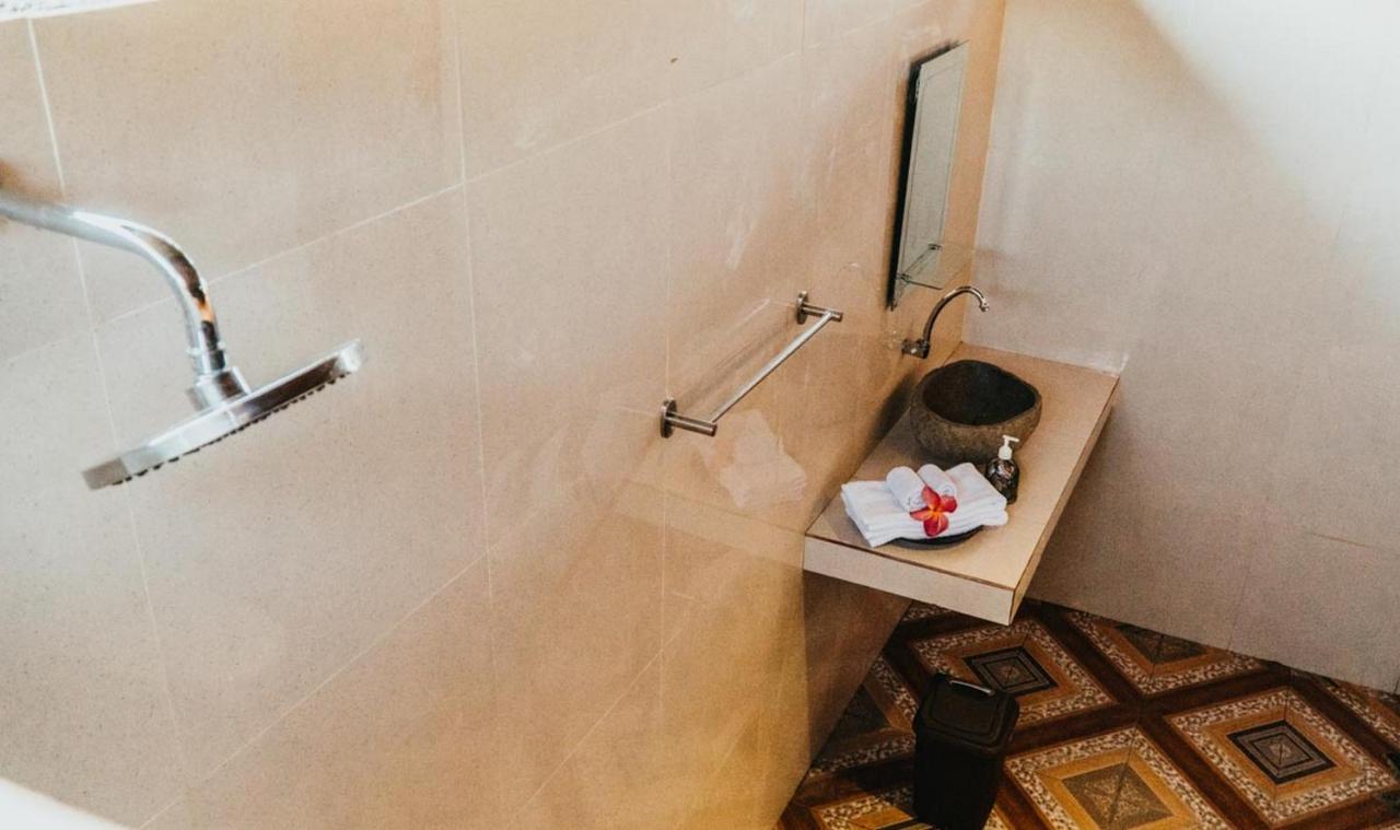 Taman Tirta Villa レンボンガン島 エクステリア 写真